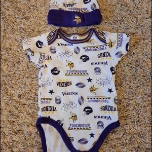 0-3 month Minnesota Vikings onsie and hat